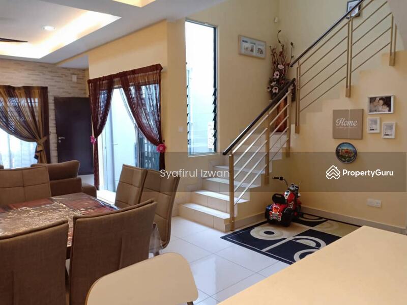 Double Storey di Seksyen U12 Taman Cahaya Alam Shah Alam, Taman Cahaya