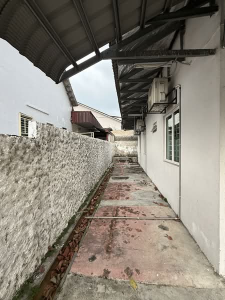 Semi-Detached House for Rent in Seksyen 8 (Petaling Jaya) - Stephanie . - PropertyGuru.com.my