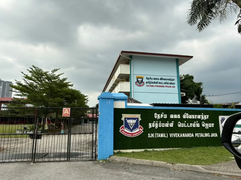 Semi-Detached House for Rent in Seksyen 8 (Petaling Jaya) - Stephanie . - PropertyGuru.com.my