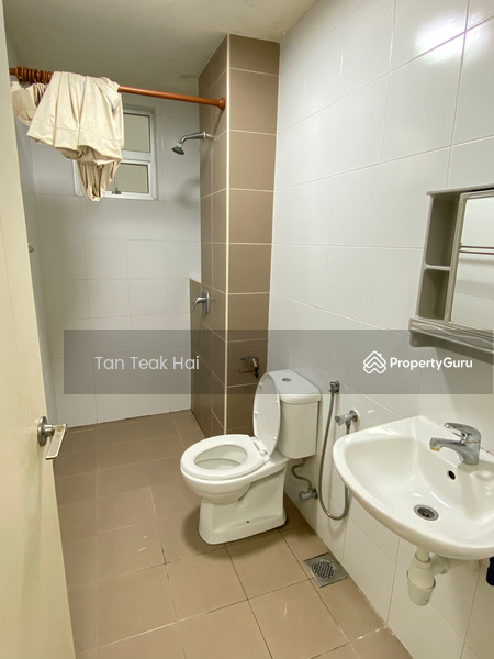 Apartment for Rent at Fairway Suites - Tan Teak Hai - Common Bathroom - PropertyGuru.com.my