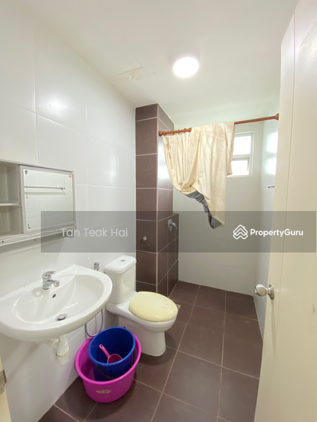 Apartment for Rent at Fairway Suites - Tan Teak Hai - Master Bathroom - PropertyGuru.com.my