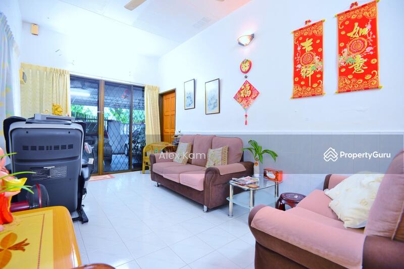 [No Longer Available] Rare Renovated Single Storey Center Corner