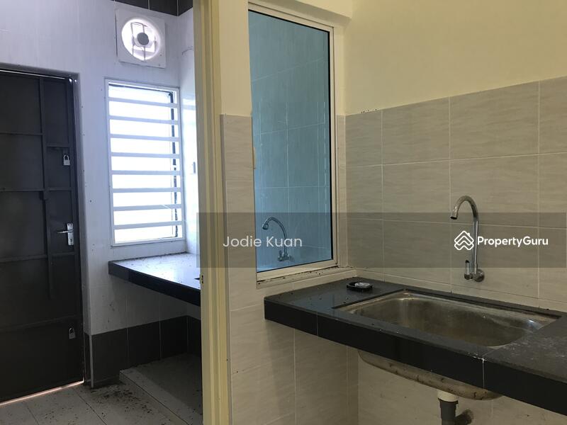 1-storey Terraced House for Sale in Panorama Lapangan Perdana (Ipoh) - Jodie Kuan - Dry and Wet Kitchen - PropertyGuru.com.my