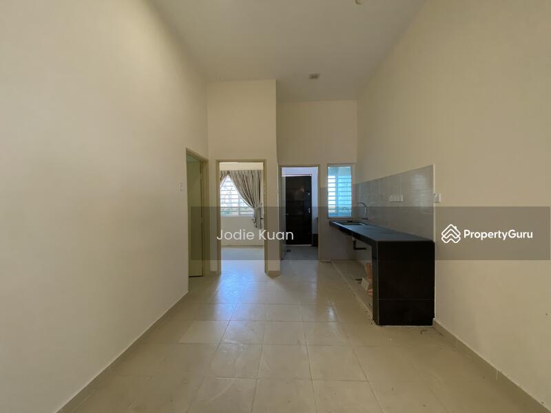 1-storey Terraced House for Sale in Panorama Lapangan Perdana (Ipoh) - Jodie Kuan - Dining area and dry kitchen - PropertyGuru.com.my