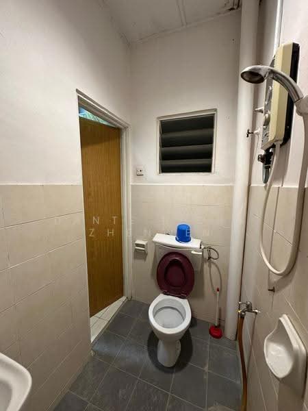 2-storey Terraced House for Rent in Bandar Putra Permai (Seri Kembangan) - Dante Leong Zhenwen - Bathroom - PropertyGuru.com.my