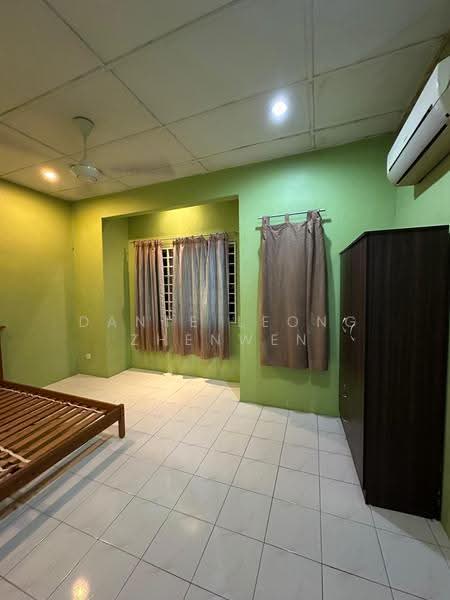 2-storey Terraced House for Rent in Bandar Putra Permai (Seri Kembangan) - Dante Leong Zhenwen - Bedroom - PropertyGuru.com.my