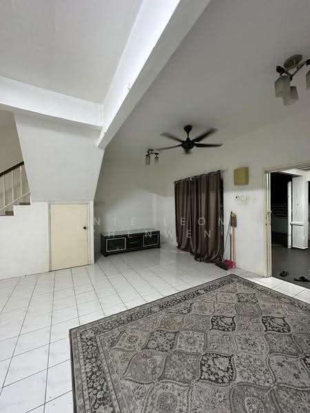 2-storey Terraced House for Rent in Bandar Putra Permai (Seri Kembangan) - Dante Leong Zhenwen - Living Room - PropertyGuru.com.my