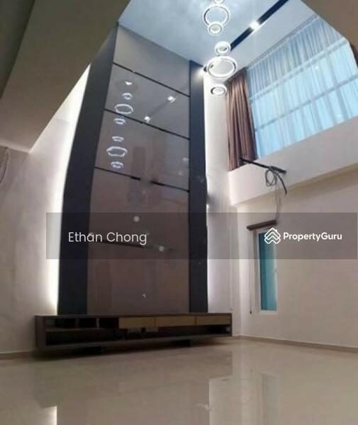 Untuk Disewa - Sri Petaling 3 and half Sty Semi D With Lift Fully furnished kuala lumpur