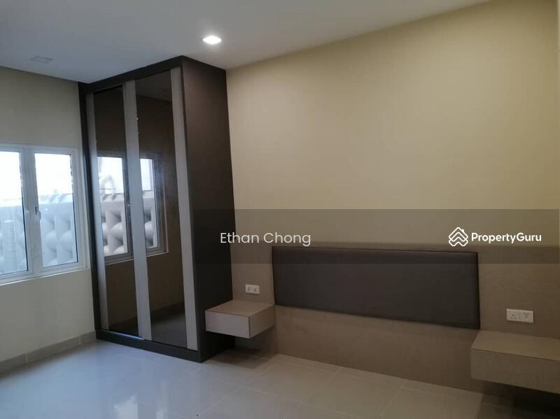 Untuk Disewa - Sri Petaling 3 and half Sty Semi D With Lift Fully furnished kuala lumpur
