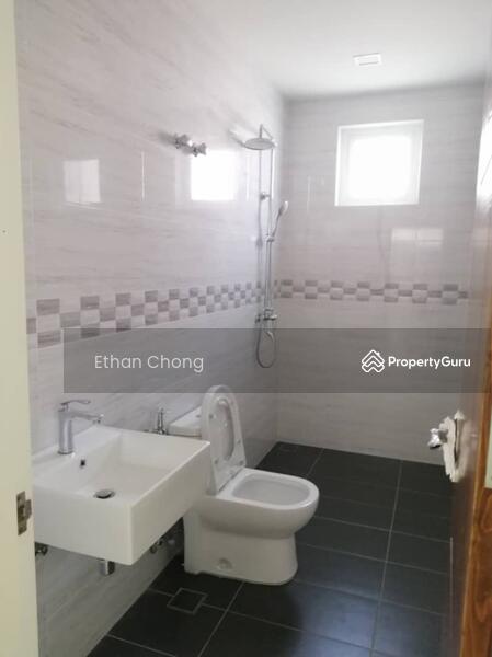 Untuk Disewa - Sri Petaling 3 and half Sty Semi D With Lift Fully furnished kuala lumpur