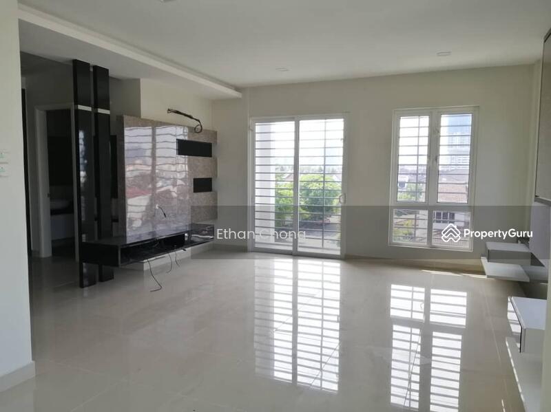 Untuk Disewa - Sri Petaling 3 and half Sty Semi D With Lift Fully furnished kuala lumpur