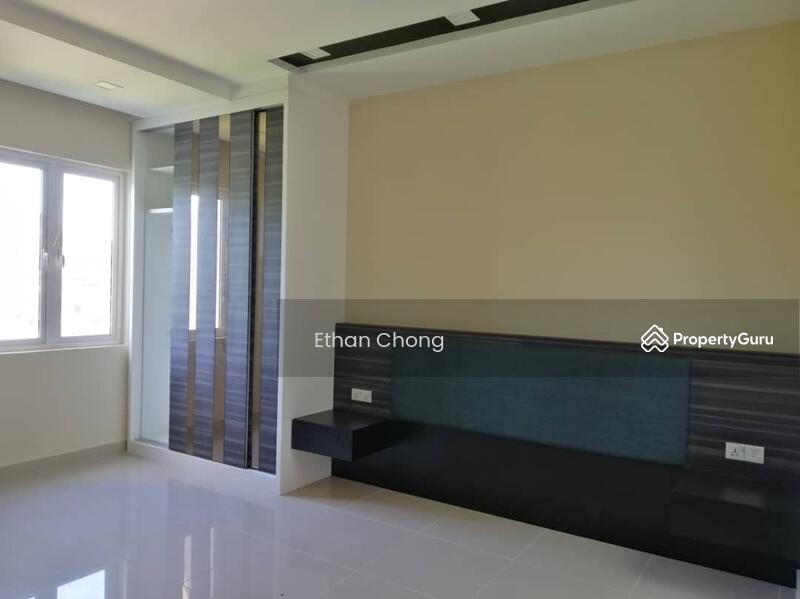 Untuk Disewa - Sri Petaling 3 and half Sty Semi D With Lift Fully furnished kuala lumpur