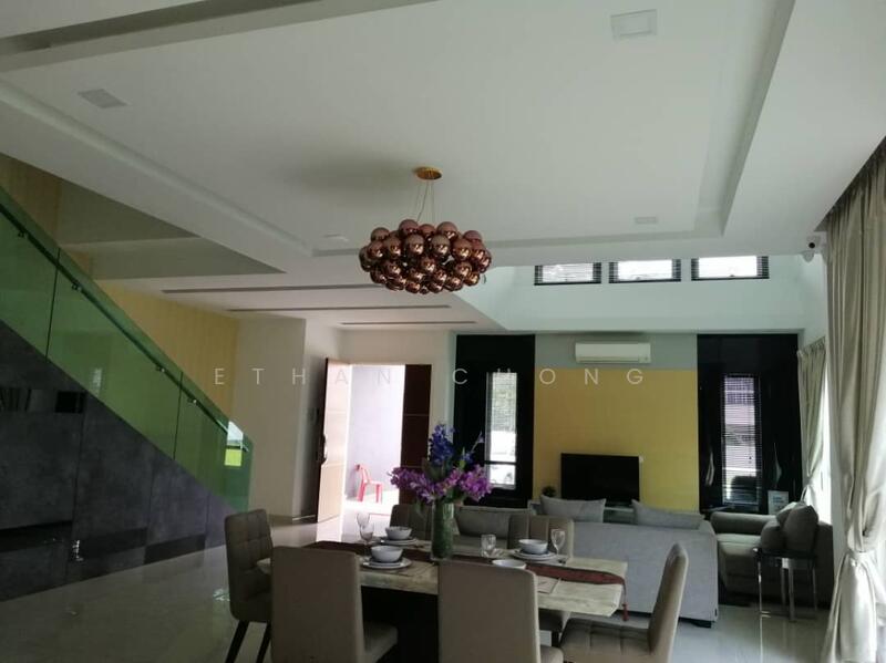 Untuk Disewa - Sri Petaling 3 and half Sty Semi D With Lift Fully furnished kuala lumpur