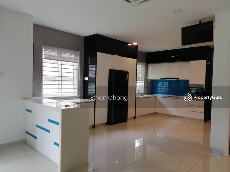 Untuk Disewa - Sri Petaling 3 and half Sty Semi D With Lift Fully furnished kuala lumpur
