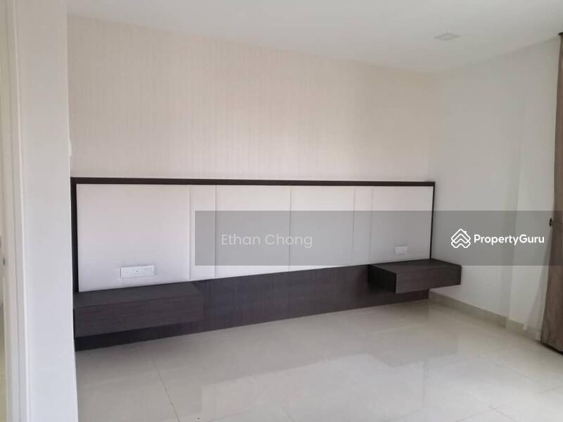 Untuk Disewa - Sri Petaling 3 and half Sty Semi D With Lift Fully furnished kuala lumpur