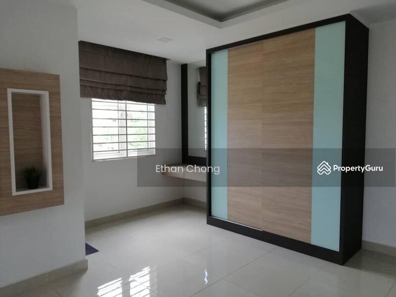 Untuk Disewa - Sri Petaling 3 and half Sty Semi D With Lift Fully furnished kuala lumpur