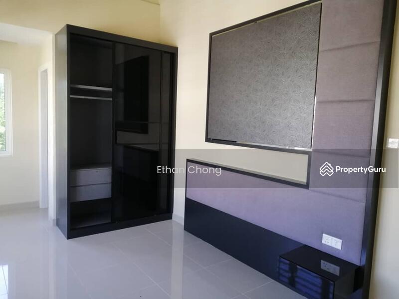 Untuk Disewa - Sri Petaling 3 and half Sty Semi D With Lift Fully furnished kuala lumpur