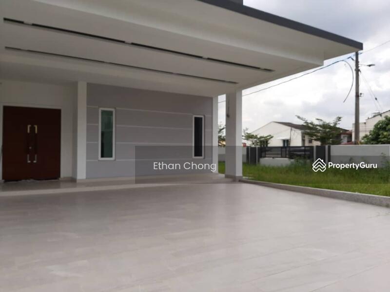 Untuk Disewa - Sri Petaling 3 and half Sty Semi D With Lift Fully furnished kuala lumpur