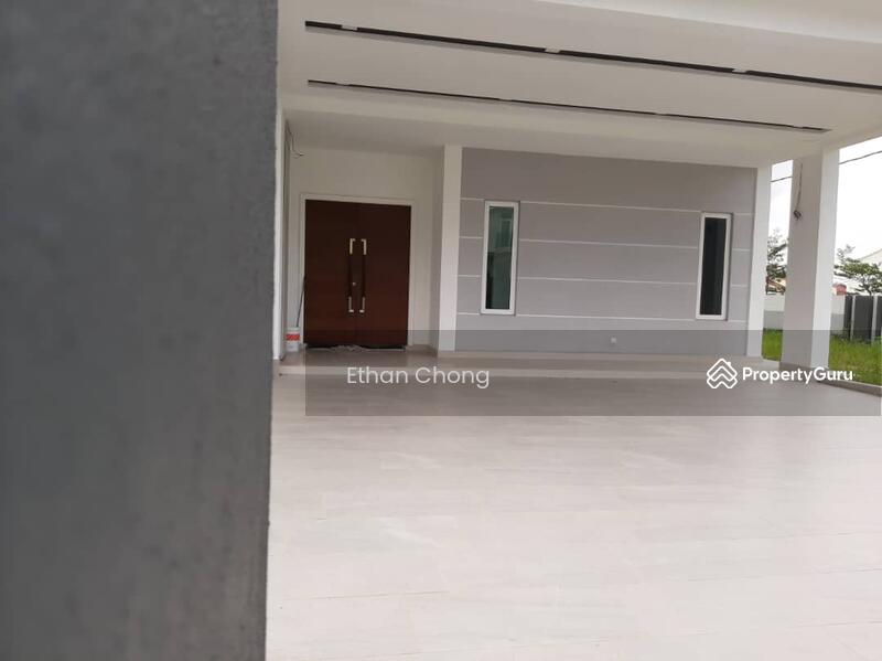 Untuk Disewa - Sri Petaling 3 and half Sty Semi D With Lift Fully furnished kuala lumpur