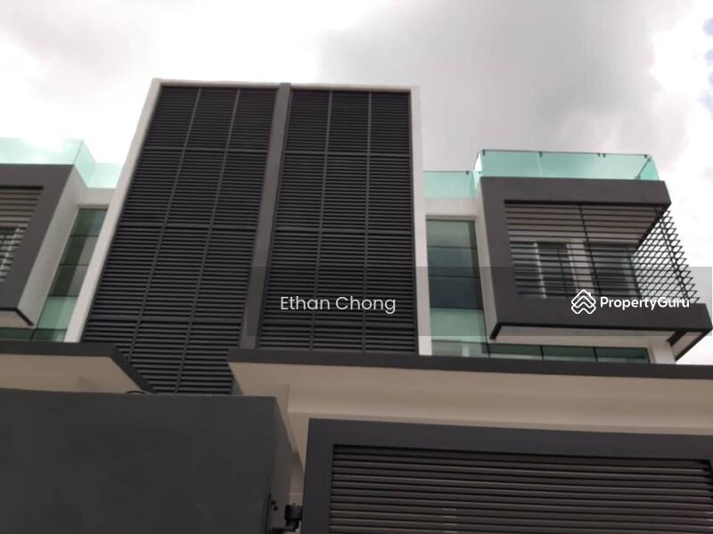 Untuk Disewa - Sri Petaling 3 and half Sty Semi D With Lift Fully furnished kuala lumpur