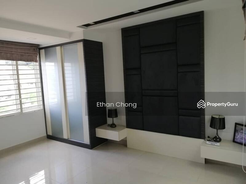 Untuk Disewa - Sri Petaling 3 and half Sty Semi D With Lift Fully furnished kuala lumpur