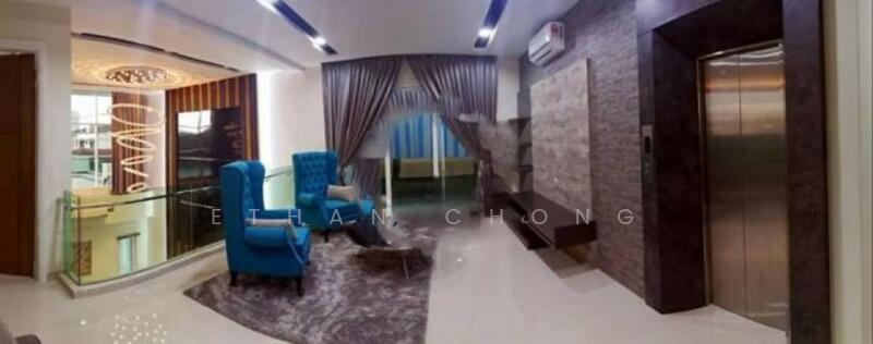 Untuk Disewa - Sri Petaling 3 and half Sty Semi D With Lift Fully furnished kuala lumpur