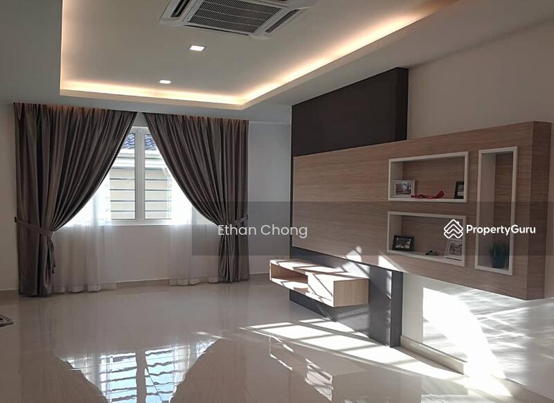 Untuk Disewa - Sri Petaling 3 and half Sty Semi D With Lift Fully furnished kuala lumpur