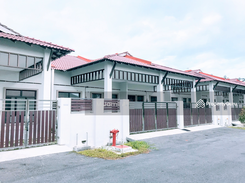 Ruang parking lebih luas 24 kaki dan siling tinggi lebih lapang dan SELESA! 