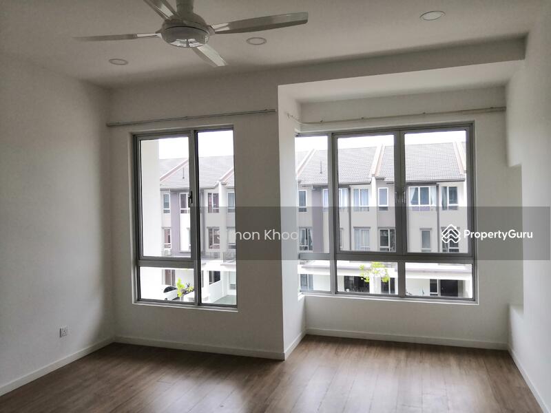 Rumah Teres 3 Tingkat untuk Dijual di Bandar Tropicana Aman (Telok Panglima Garang) - Simon Khoo - PropertyGuru.com.my