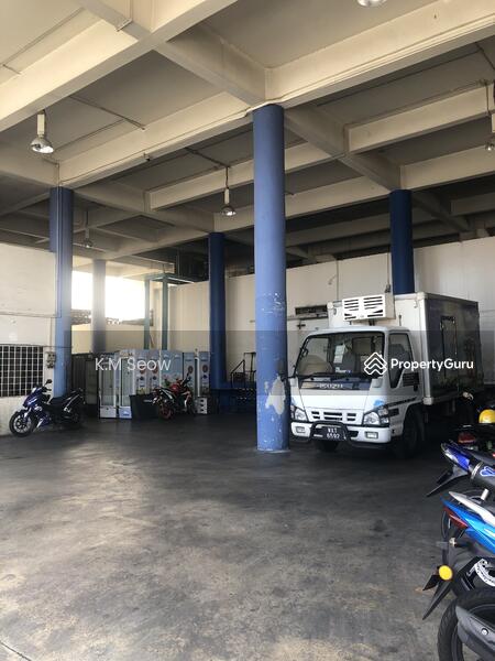 Loading & Unloading Area