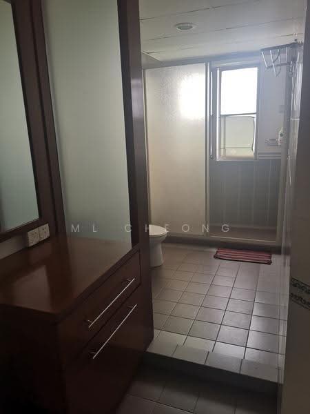 Kondominium untuk Disewa di Pantai Panorama Condominiums - ML Cheong - Bathroom - PropertyGuru.com.my