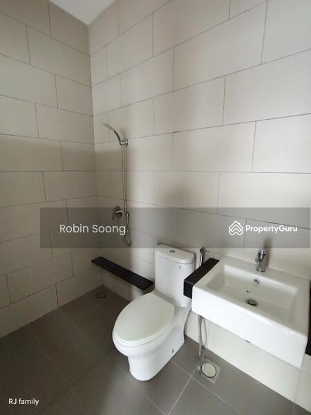 Rumah Teres 3-Tingkat untuk Dijual di Ujong Pasir (Melaka) - Robin Soong - PropertyGuru.com.my