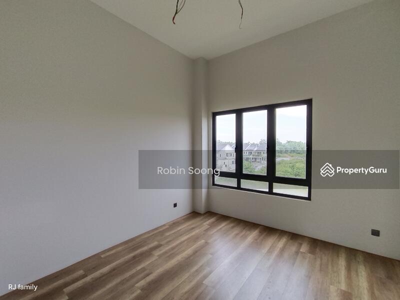 Rumah Teres 3-Tingkat untuk Dijual di Ujong Pasir (Melaka) - Robin Soong - PropertyGuru.com.my