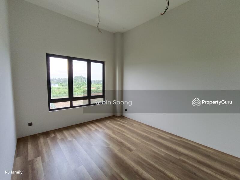 Rumah Teres 3-Tingkat untuk Dijual di Ujong Pasir (Melaka) - Robin Soong - PropertyGuru.com.my