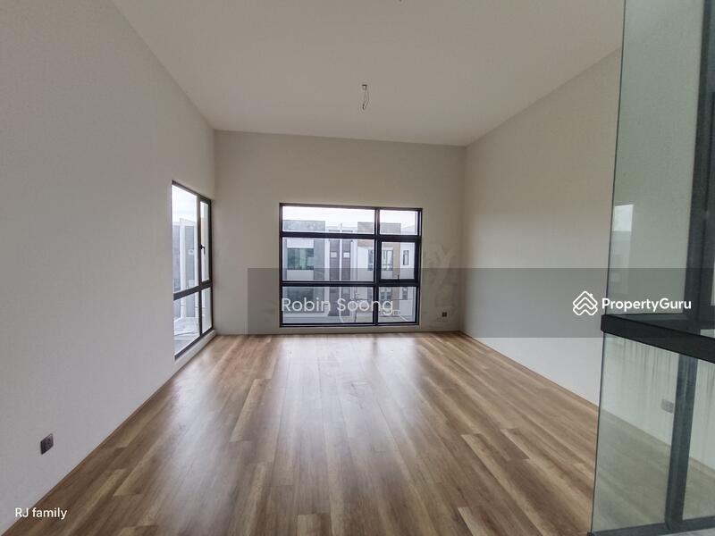 Rumah Teres 3-Tingkat untuk Dijual di Ujong Pasir (Melaka) - Robin Soong - PropertyGuru.com.my