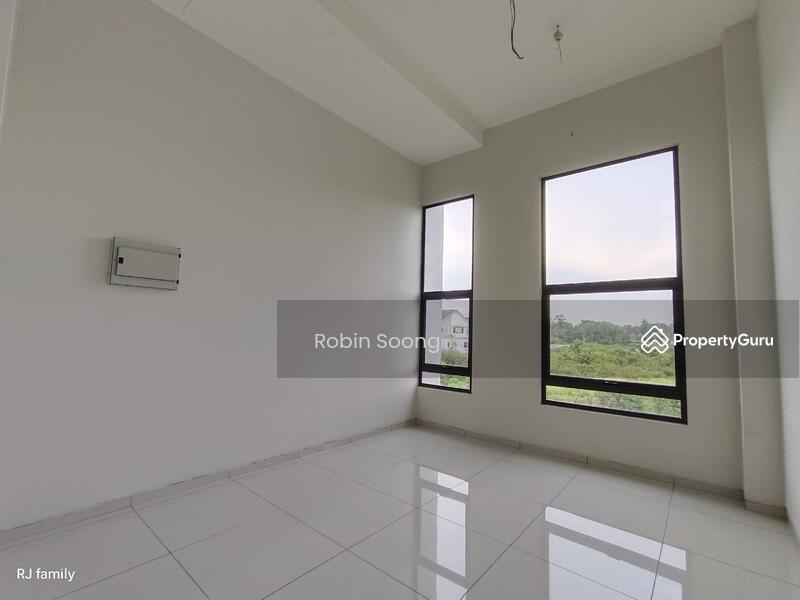 Rumah Teres 3-Tingkat untuk Dijual di Ujong Pasir (Melaka) - Robin Soong - PropertyGuru.com.my