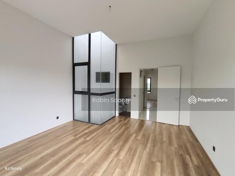 Rumah Teres 3-Tingkat untuk Dijual di Ujong Pasir (Melaka) - Robin Soong - PropertyGuru.com.my