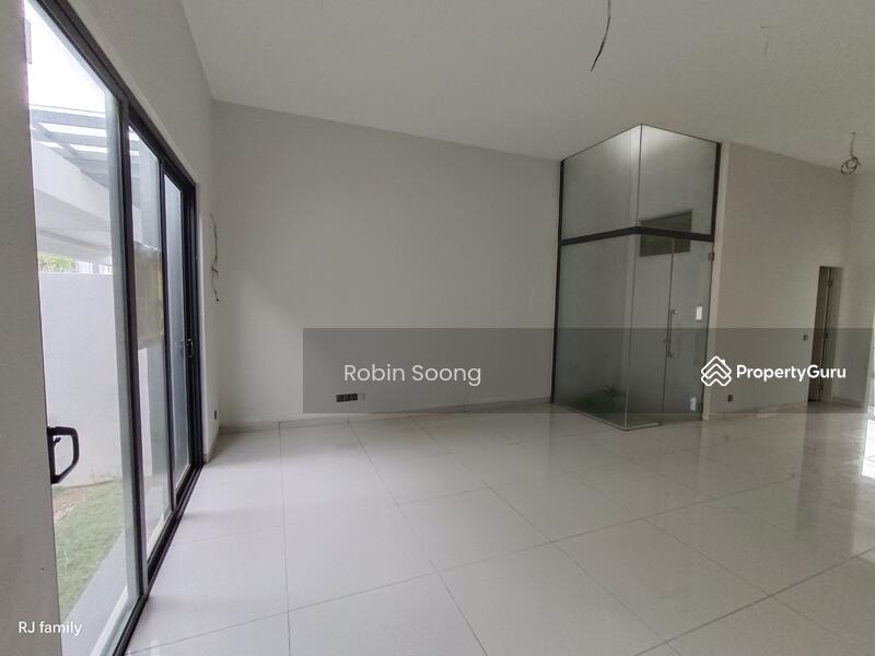 Rumah Teres 3-Tingkat untuk Dijual di Ujong Pasir (Melaka) - Robin Soong - PropertyGuru.com.my
