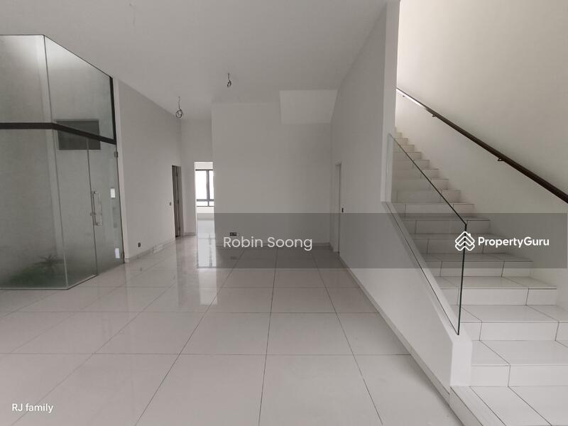 Rumah Teres 3-Tingkat untuk Dijual di Ujong Pasir (Melaka) - Robin Soong - PropertyGuru.com.my