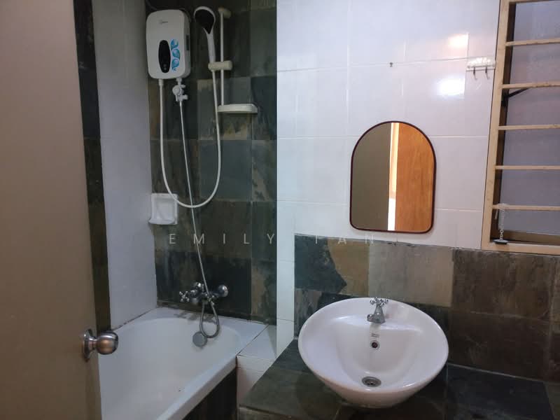 Condominium for Rent at Ritze Perdana 1 - Emily Tan - Bathroom - PropertyGuru.com.my