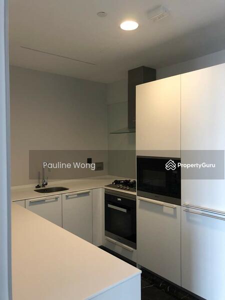 Dry Kitchen - Cooker, Hob, Oven, Fridge & Cabinets