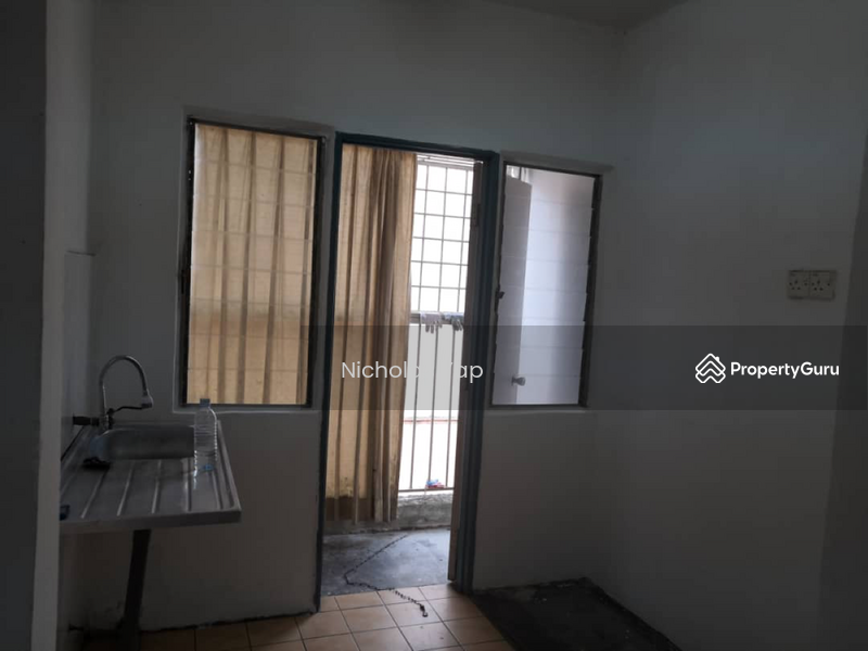 Block 17 Rumah Pangsa Sri Indah Block 17 Rumah Pangsa Sri Indah Seri Kembangan Selangor 3 Bedrooms 650 Sqft Apartments Condos Service Residences For Rent By Nicholas Yap Rm 550 Mo 31064562