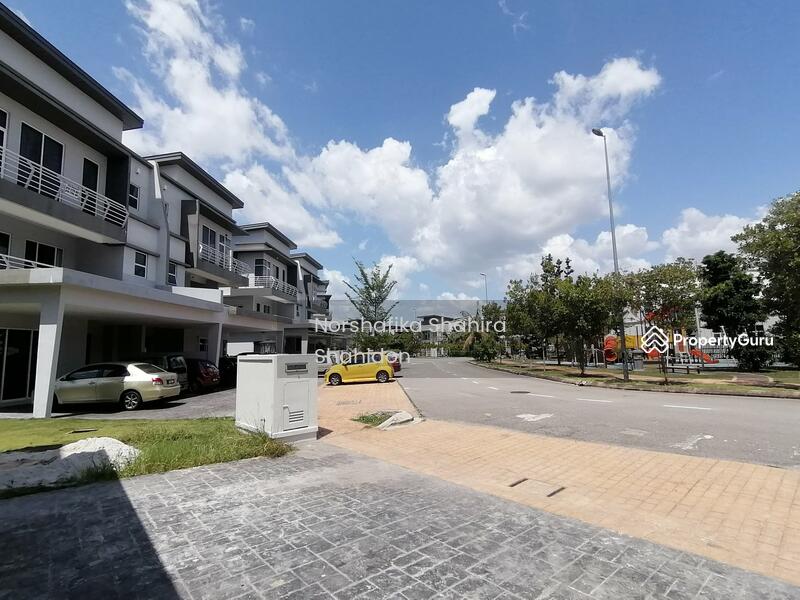 [No Longer Available] Perdana Lakeview East, Jalan Sri Tasik Timur 8