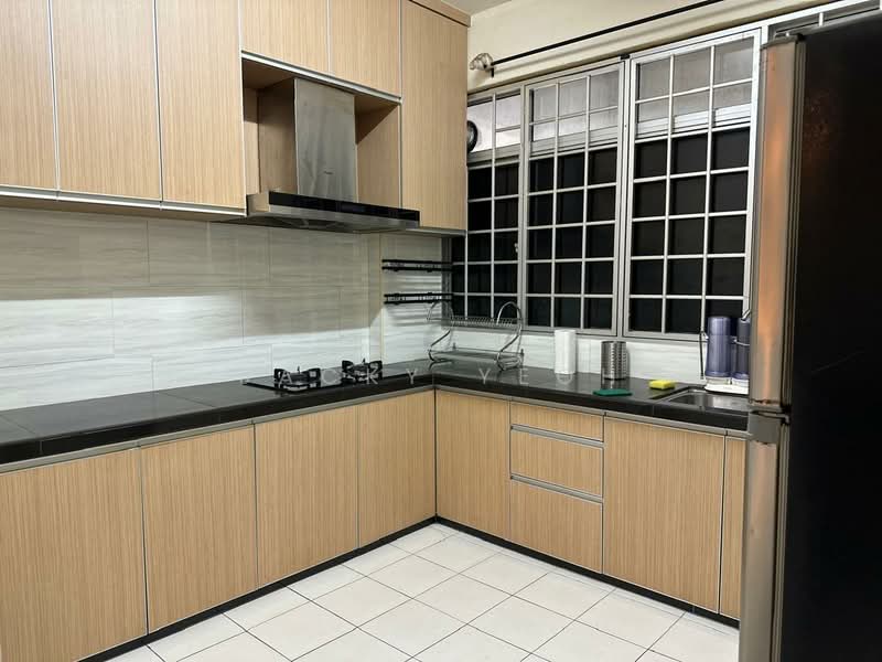 Kondominium untuk Dijual di Putra Place Condominium - Jacky Yeoh - Kitchen - PropertyGuru.com.my