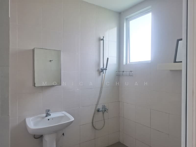 Kondominium untuk Dijual di Subang Olives Residence - Monica Chuah - Bathroom - PropertyGuru.com.my