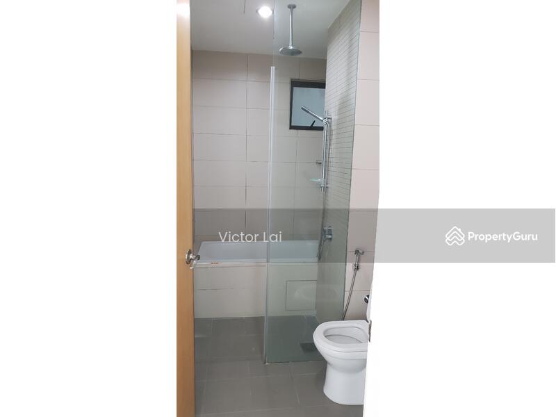 Master Bathroom with tub