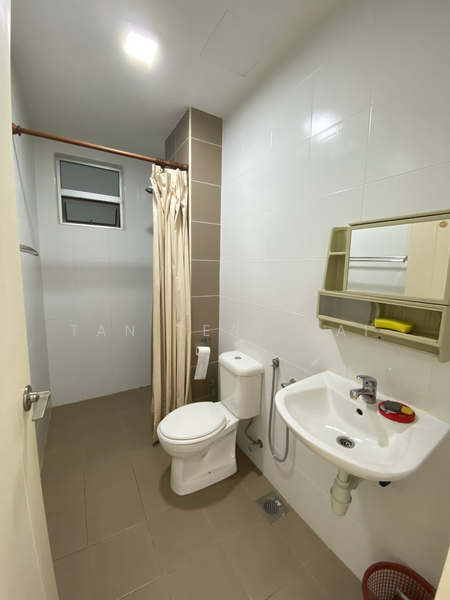 Apartment for Sale at Fairway Suites - Tan Teak Hai - COMMON BATHROOM - PropertyGuru.com.my