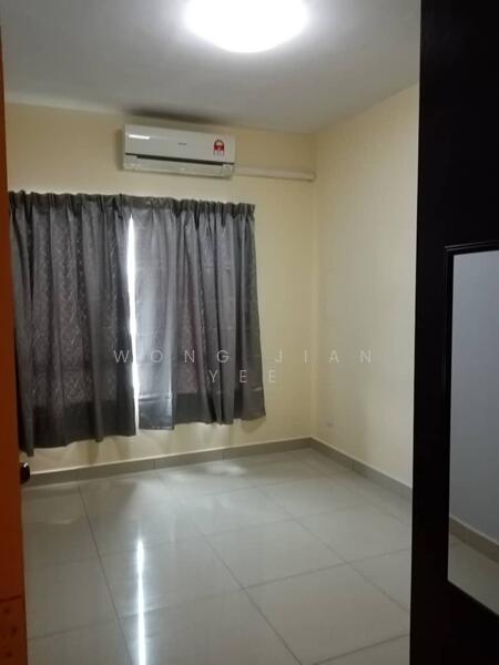 For Rent - Connaught Avenue