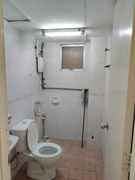 Townhouse for Sale in Taman Lagenda Mas (Cheras) - Sam Lee - Bathroom - PropertyGuru.com.my