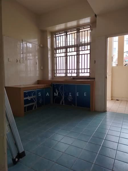Townhouse for Sale in Taman Lagenda Mas (Cheras) - Sam Lee - Kitchen - PropertyGuru.com.my